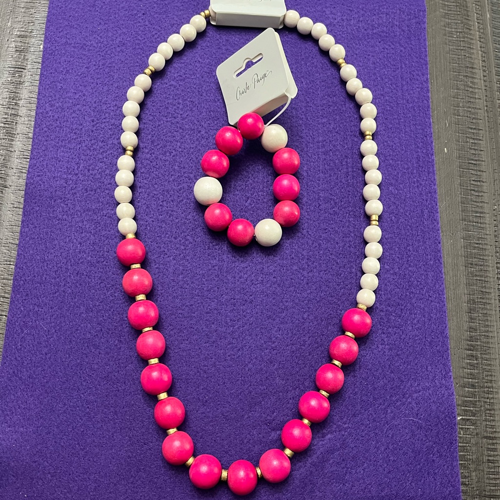 Nwt Charlie Paige Wooden Bead Necklace With Matching Bracelet. Pink/White Beads.
